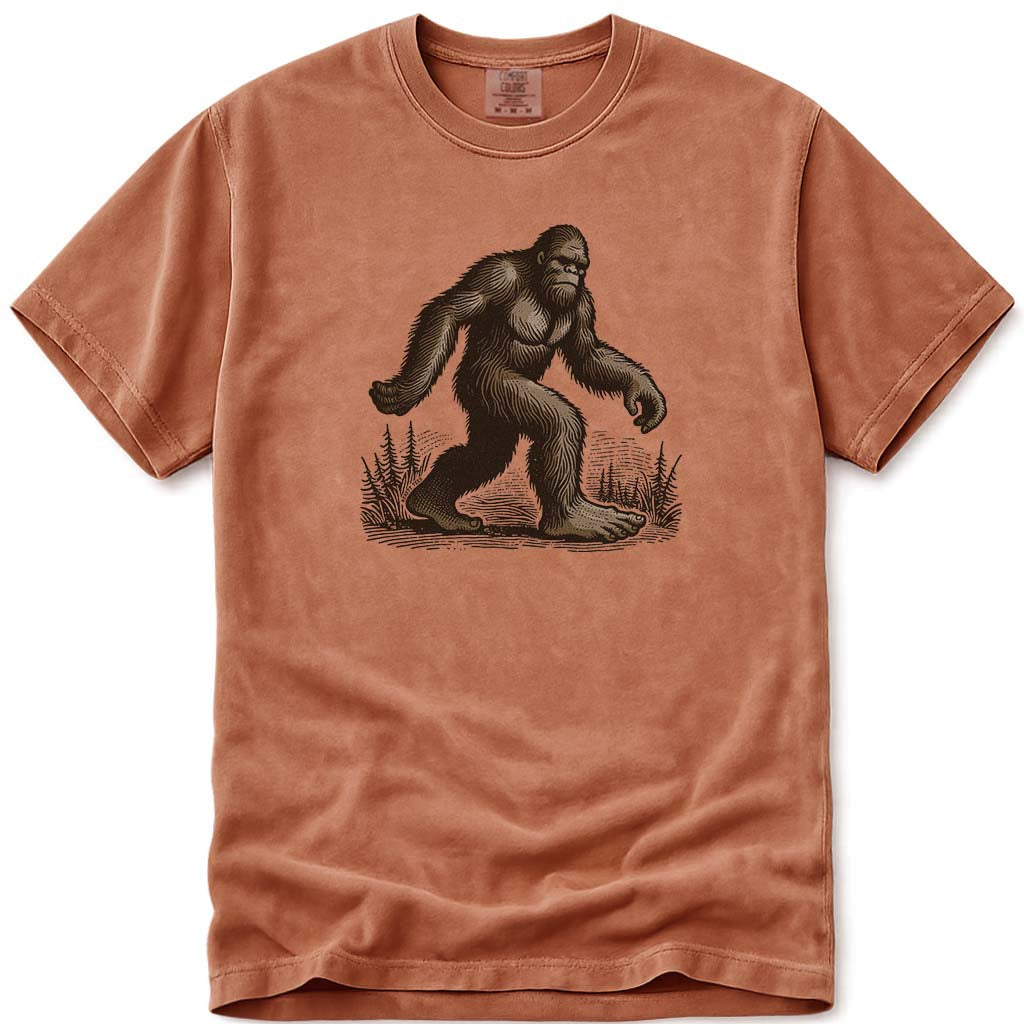 Classic Walking Bigfoot Outdoors In The Woods T-Shirt - Yam