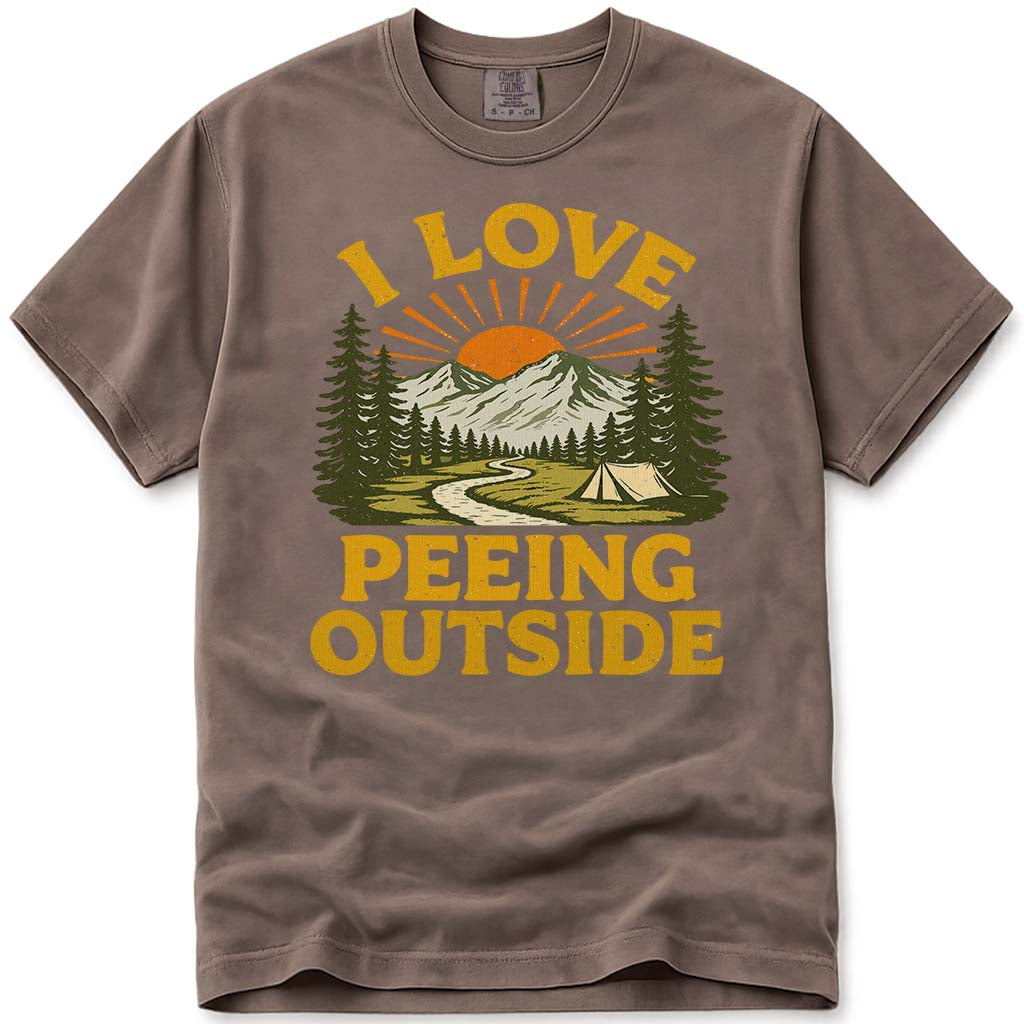 I Love Peeing Outside Funny Hiking Camping T-Shirt - Espresso
