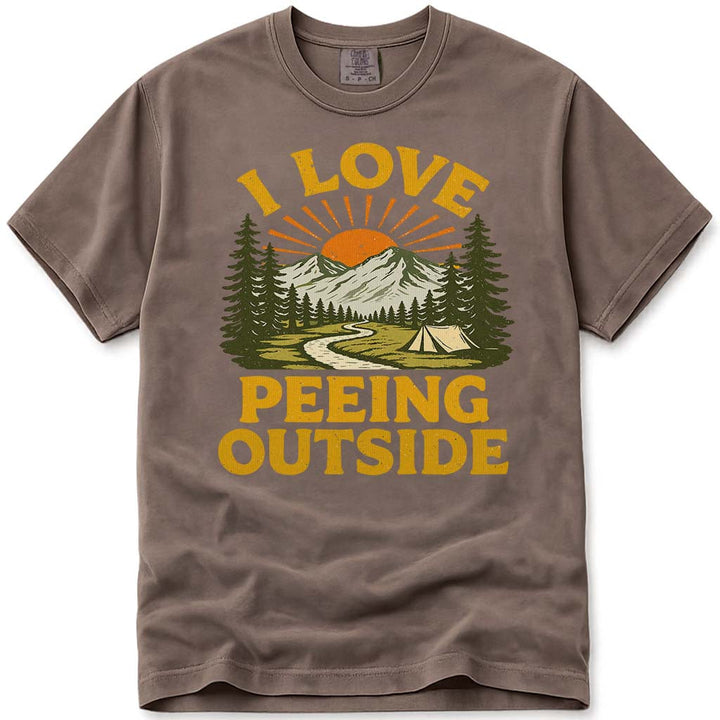 I Love Peeing Outside Funny Hiking Camping T-Shirt - Espresso