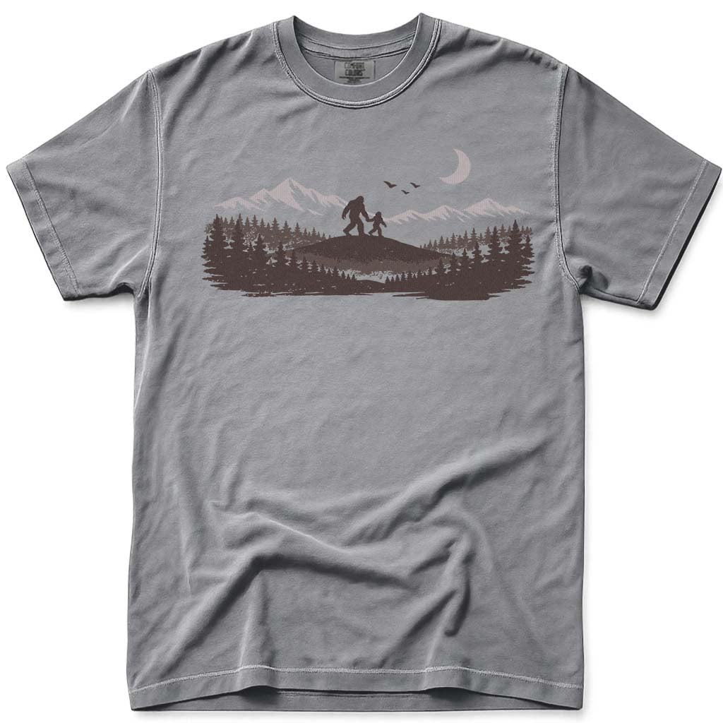 Mountain Forest Bigfoot Dad T-Shirt - Grey