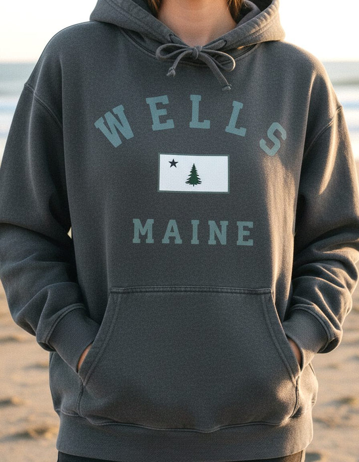 Wells Hoodie Lifestyle Female